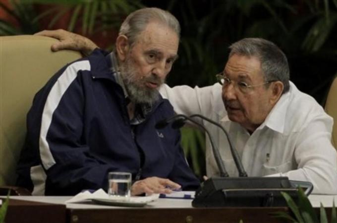 Raul Castro, Fidel Castro