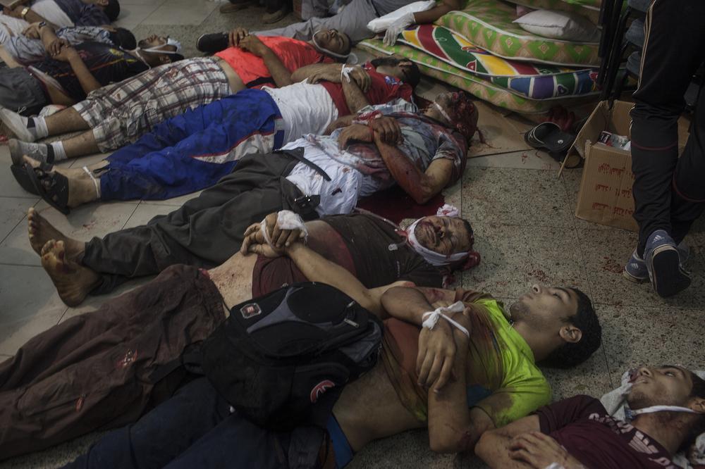 Egypt Security forces break up Rabaah al-Adawiya sit-in by force