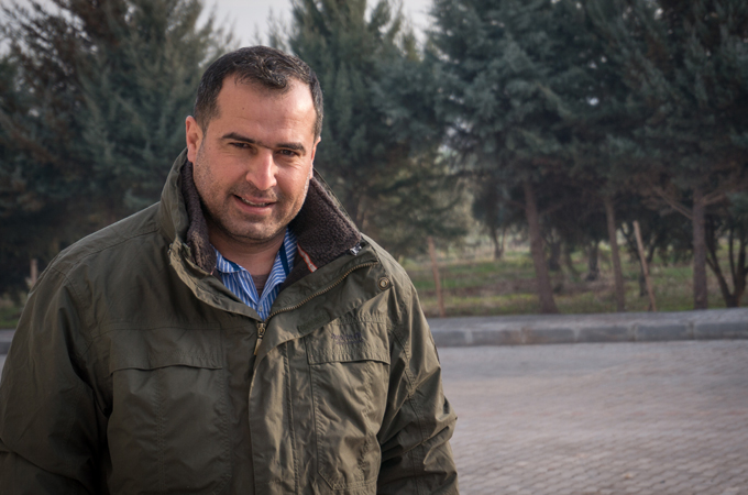Ahmad al-Saoud fought in Syria's army for two decades before defecting to join the opposition [Al Jazeera]