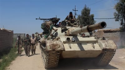 Kurdish Peshmerga forces on the outskirts of Kirkuk [REUTERS]