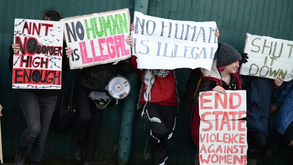 Yarl''s Wood protest [Lydia Noon/Al Jazeera]