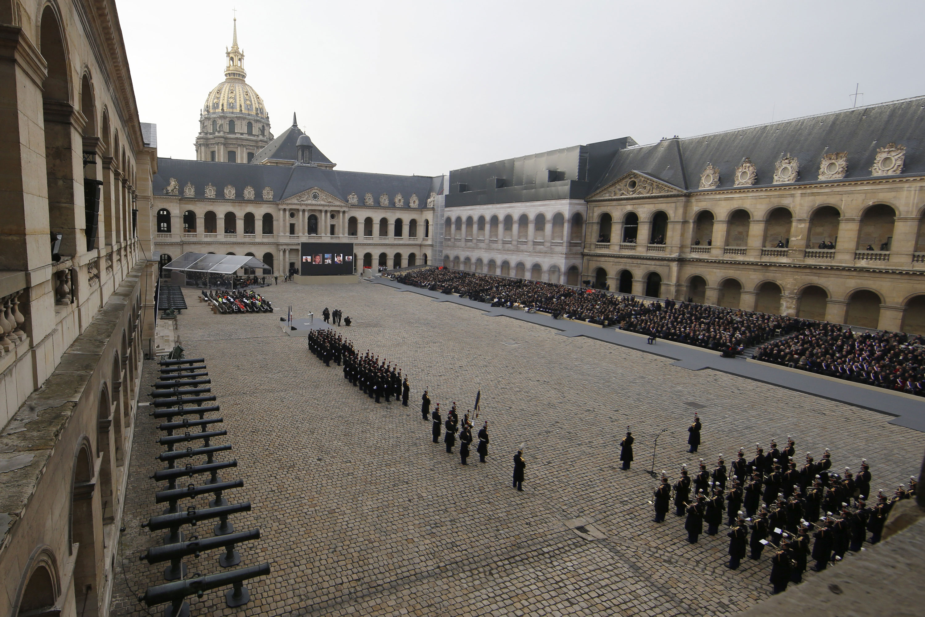 Tribute to the victims of the Paris attacks.