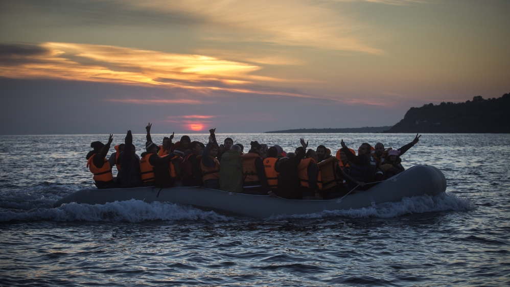 Refugees and migrants approach Greece