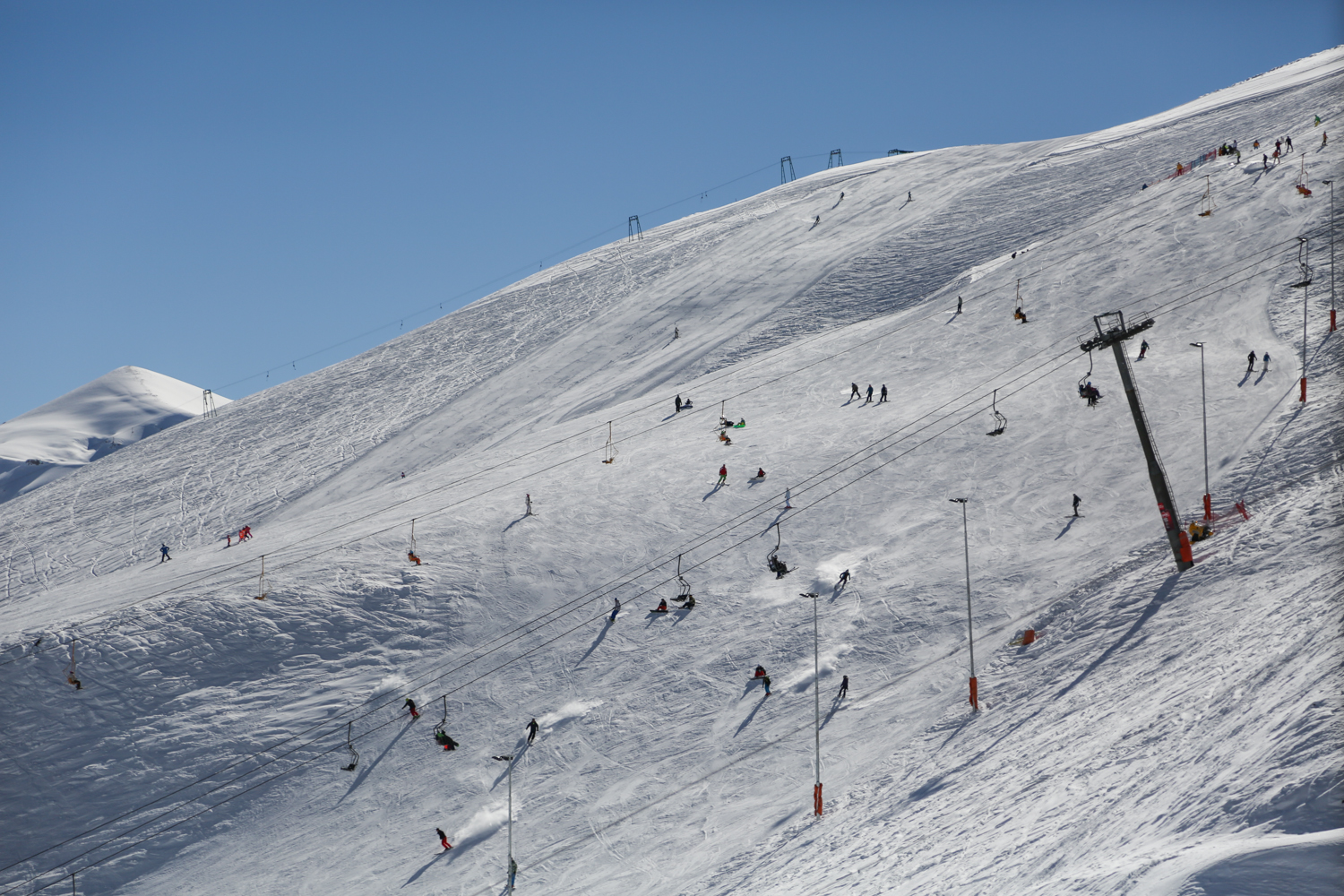 Skiing at Iran’s gateway of the snowcapped mountain / Please Do Not Use