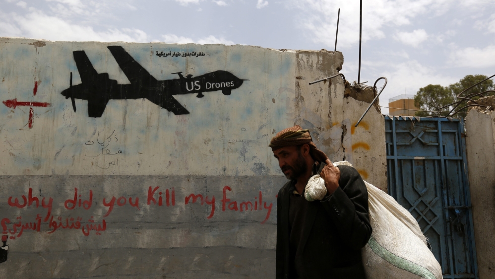 Yemeni internally displaced people wish to go back to their houses but can barely afford the bus ticket home  [EPA]