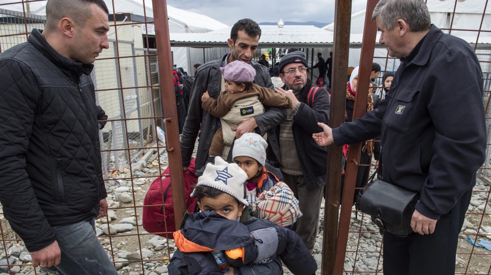 Thousand of refugees continue to pass through Macedonia on their way to EU countries.