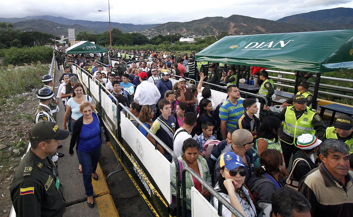 Venezuelans crossed to Colombia to buy supplies