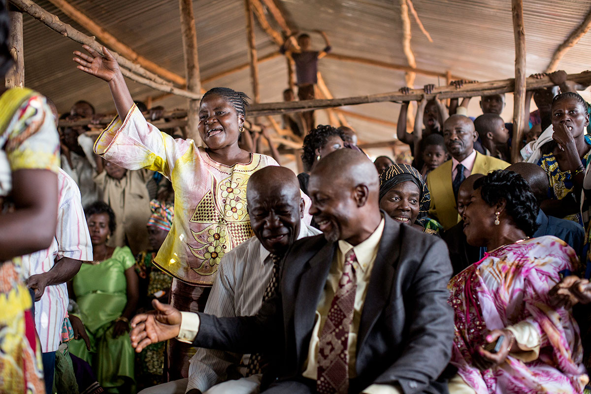 Congolese mass marriage / Please Do Not Use