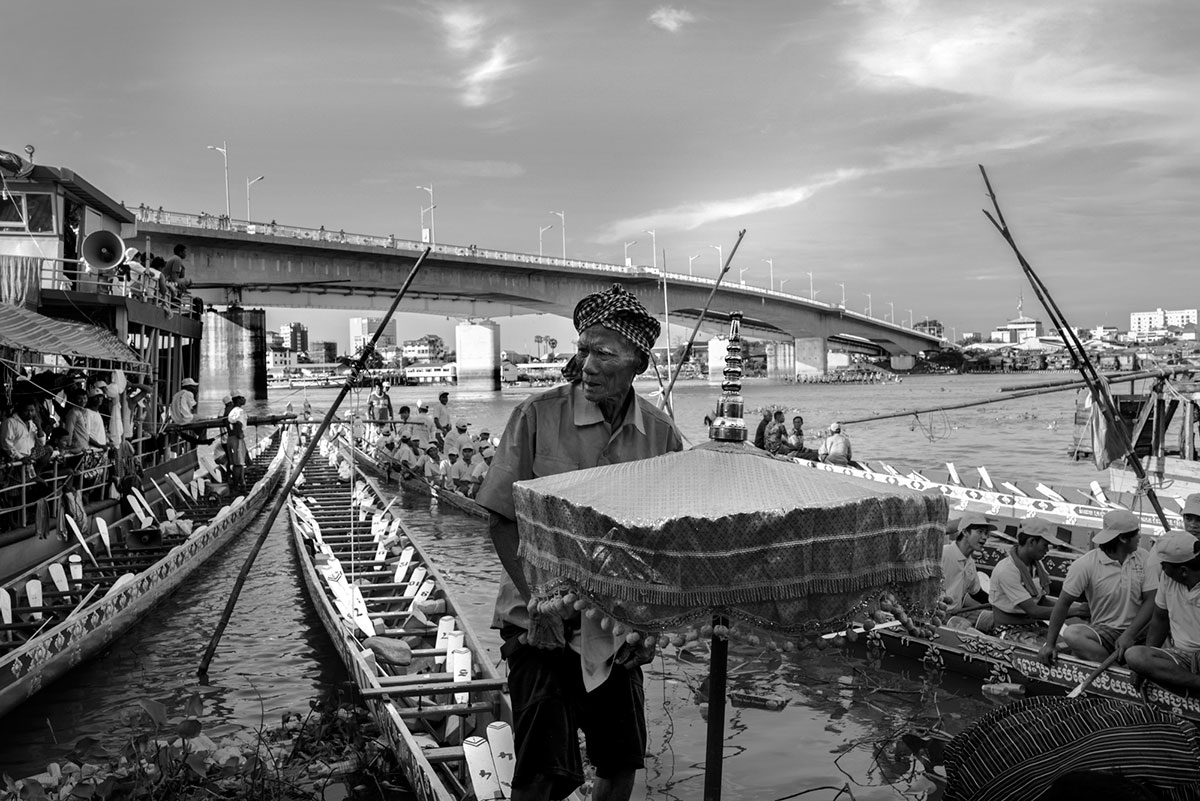 Cambodian water Festival / Please Do Not Use