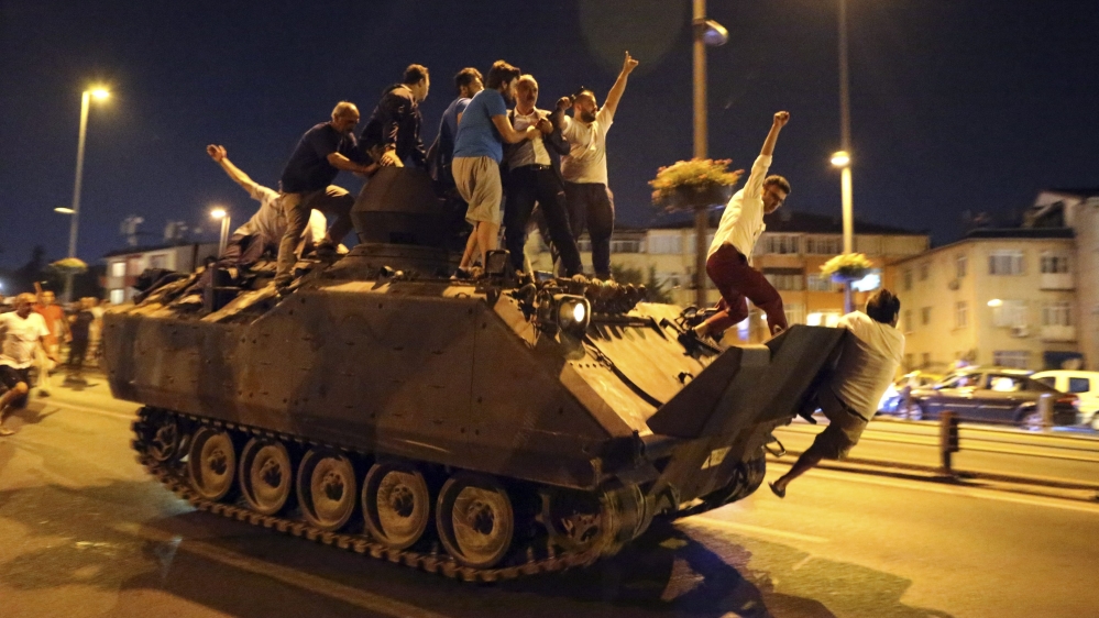 Thousands of ordinary citizens took to the streets to oppose the attempted coup on July 15 [Tolga Bozoglu/EPA]