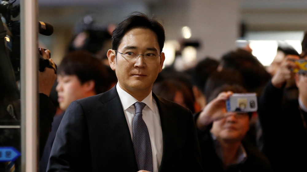 Samsung Electronics vice chairman Jay Y. Lee arrives to attend a hearing at the National Assembly in Seoul