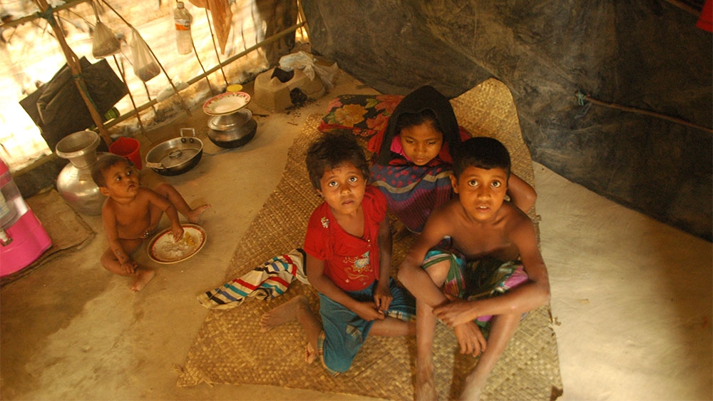 Aid workers say there is a risk of disease breaking out due to unhygienic conditions in the camps [  Naushad Ali Husein  /Al Jazeera]