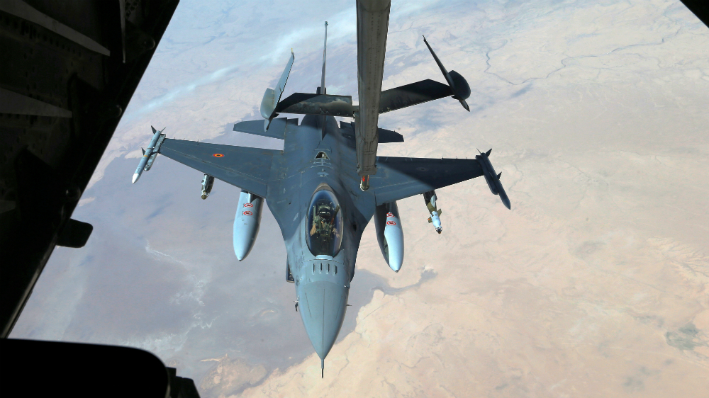 F-16 fighter jet