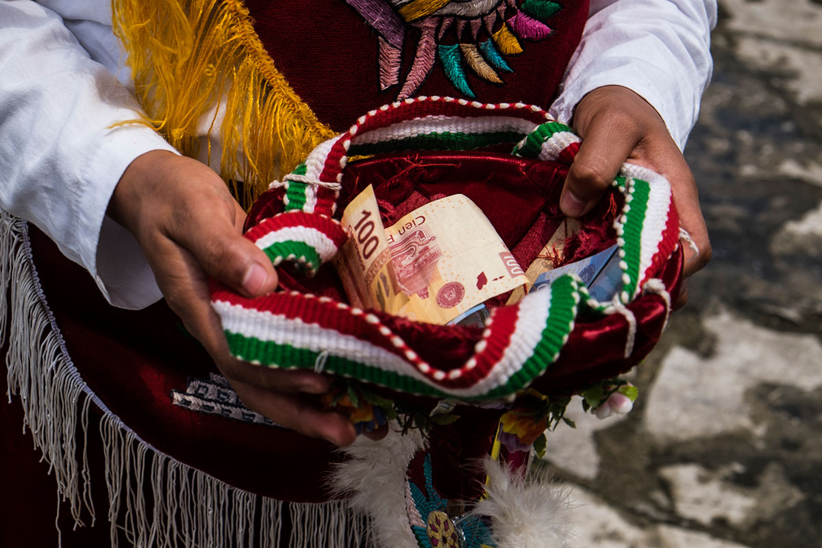 Under the wings of Unesco: Ritual flying in magical Cuetzalan/ Please Do Not Use