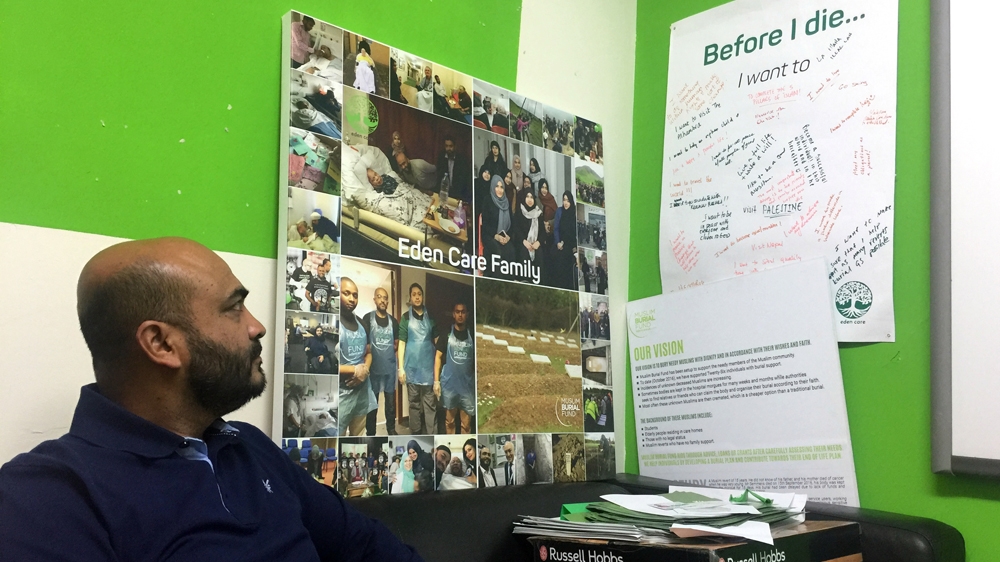The man who befriends terminally ill Muslims