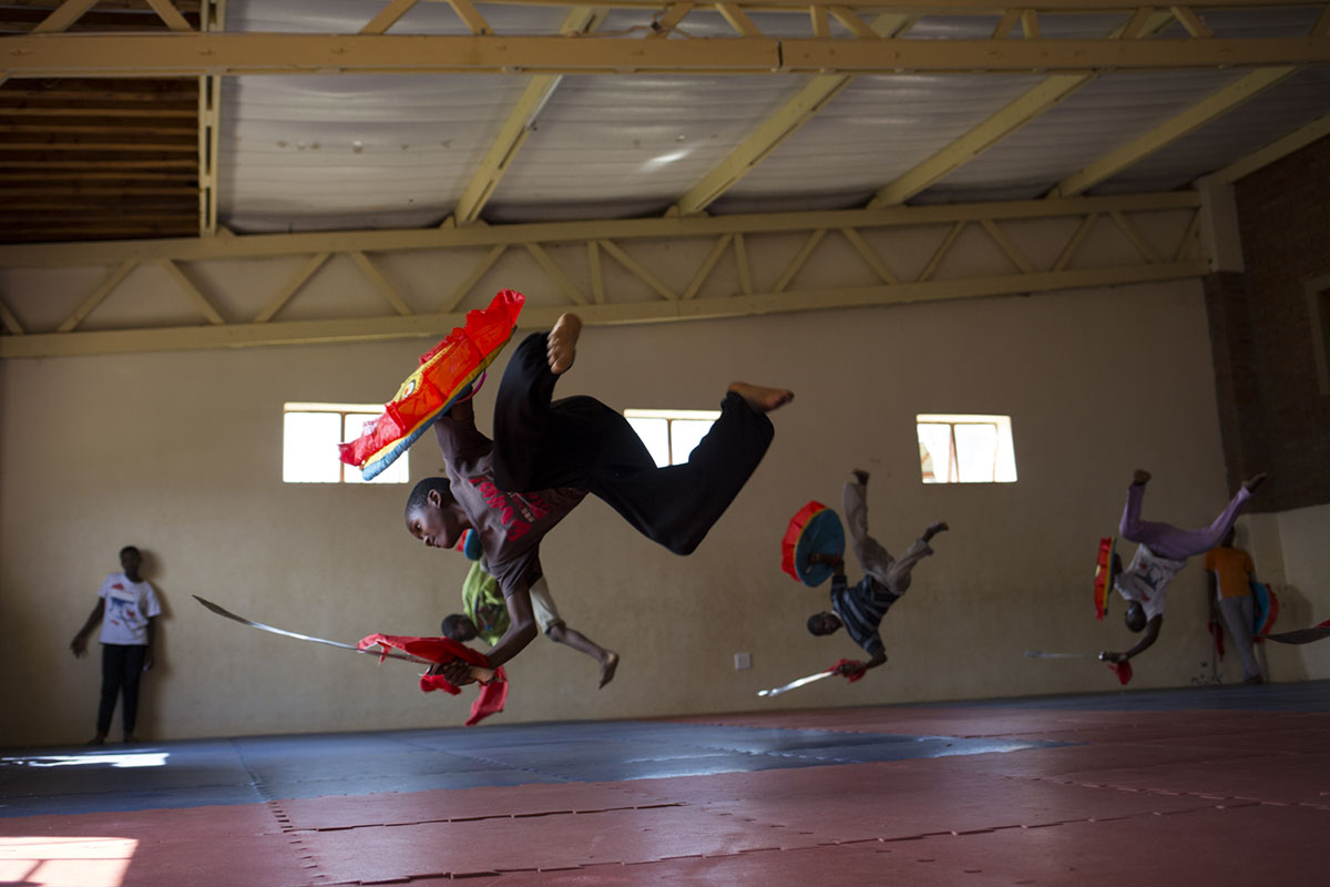 Orphans in Swaziland and Lesotho learning Mandarin, Buddhism and Kung FuOrphans in Swaziland and Lesotho learning Mandarin, Buddhism and Kung Fu
