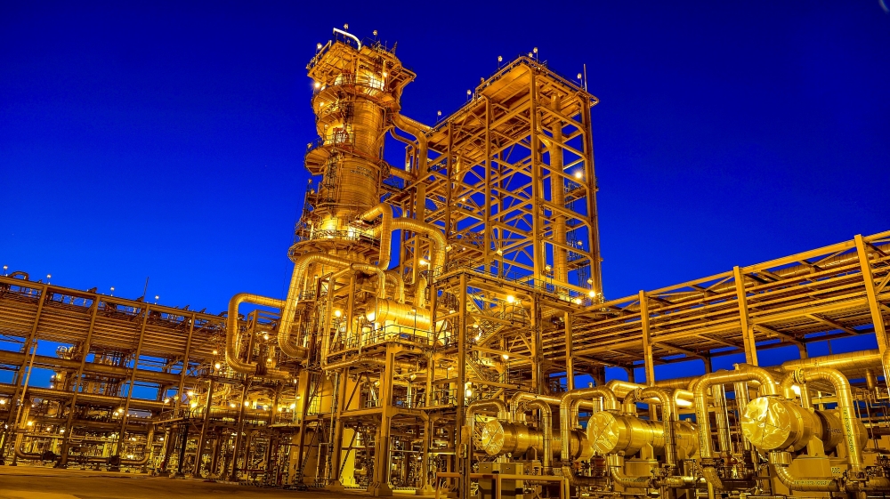 View shows Saudi Aramco''s Manifa oilfield
