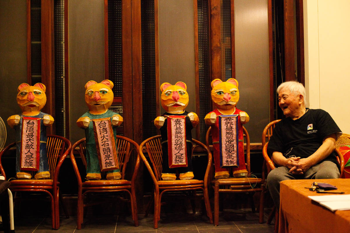“Oh, laser shows are too new for me… But they are amazing!” Zai Gan Hsiao says he will keep making traditional lanterns regardless of his age, and emphasizes that “Life has just started.” If lanterns