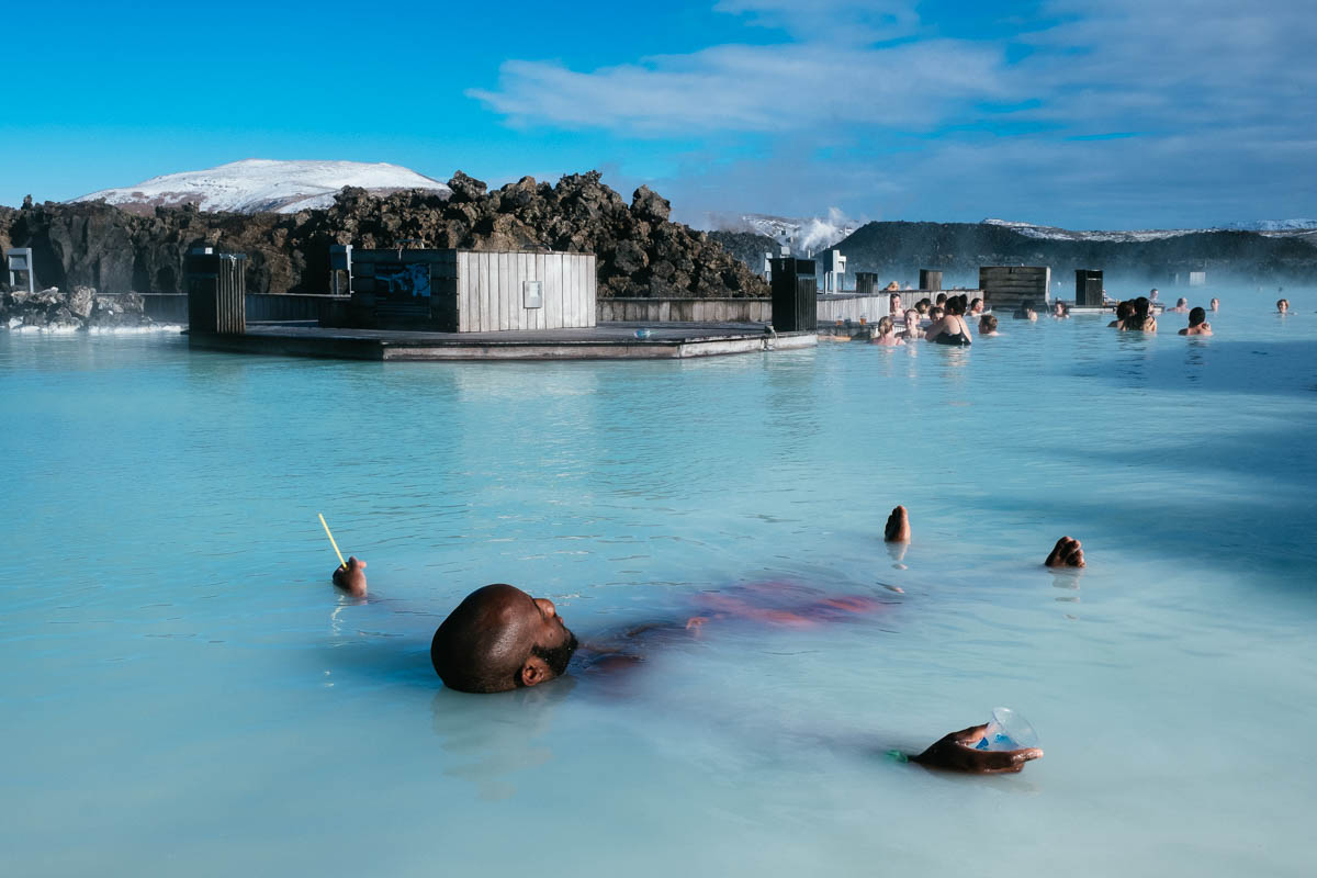 Americans are the first visitors to the island. Their number far exceeds that of islanders. Airlines offer travellers the opportunity to discover the country by making a stopover of several days witho