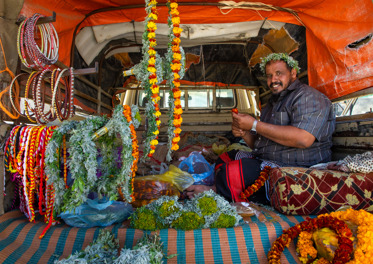 The flower men of Saudi Arabia [Eric Lafforgue/AlJazeera]