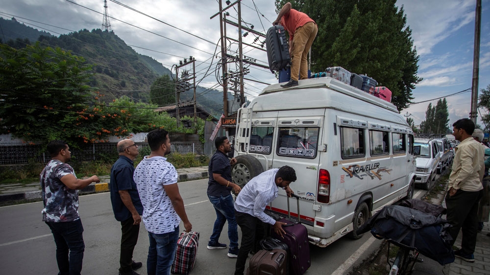 Kashmir tourists