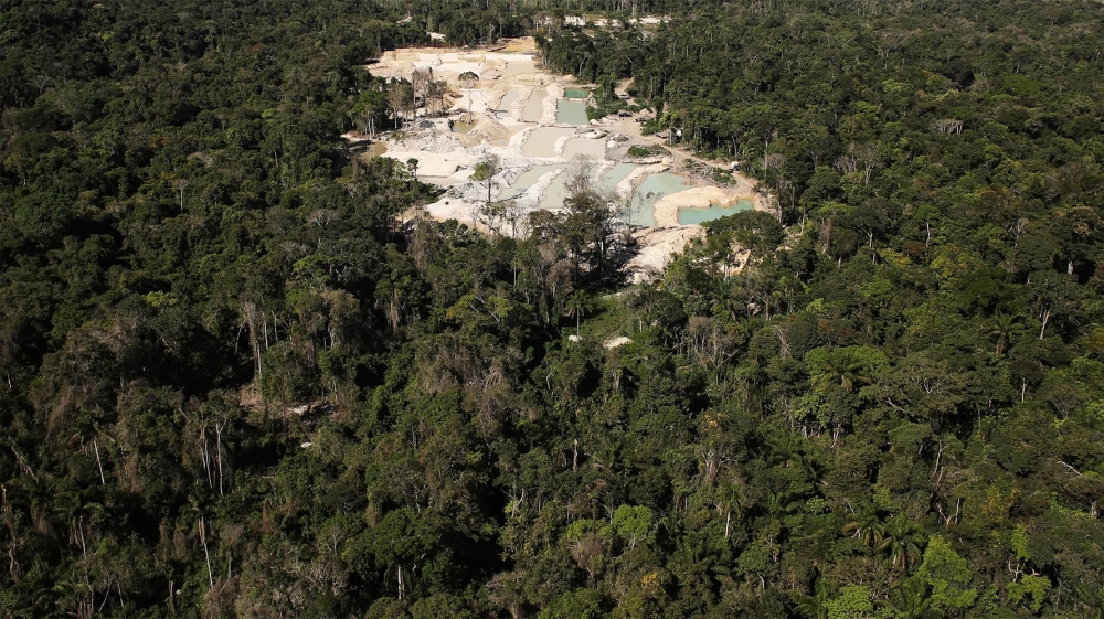 Brazil illegal wildcat gold mine