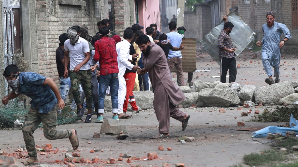 Tear gas Kashmir