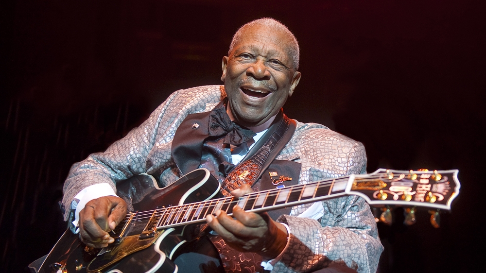 BB King performs on stage at Royal Albert Hall in 2011