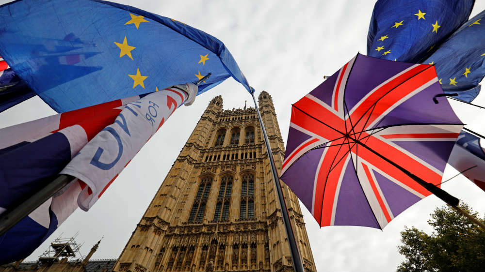 Brexit umbrellas - afp
