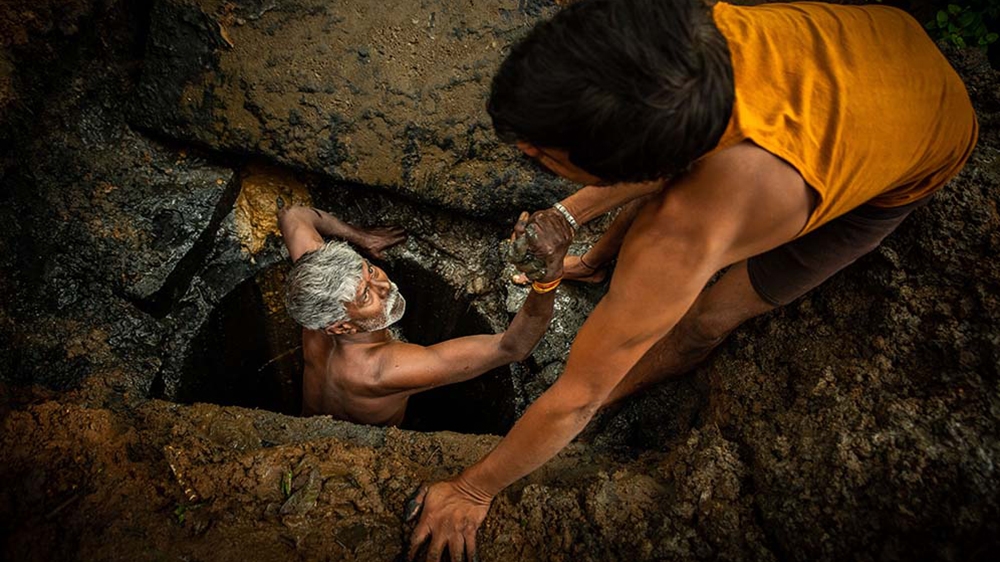 sanitary workers 