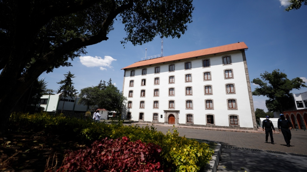 los pinos complex