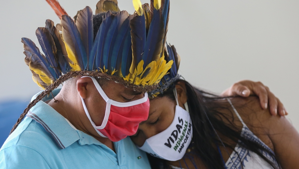 Indigenous from the Parque das Tribos community