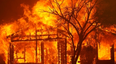 LNU Lighting Complex Fire rages on the outskirts of Vacaville