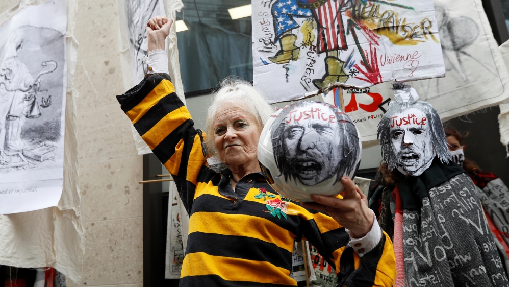 Hearing to decide whether Assange should be extradited to U.S. in London