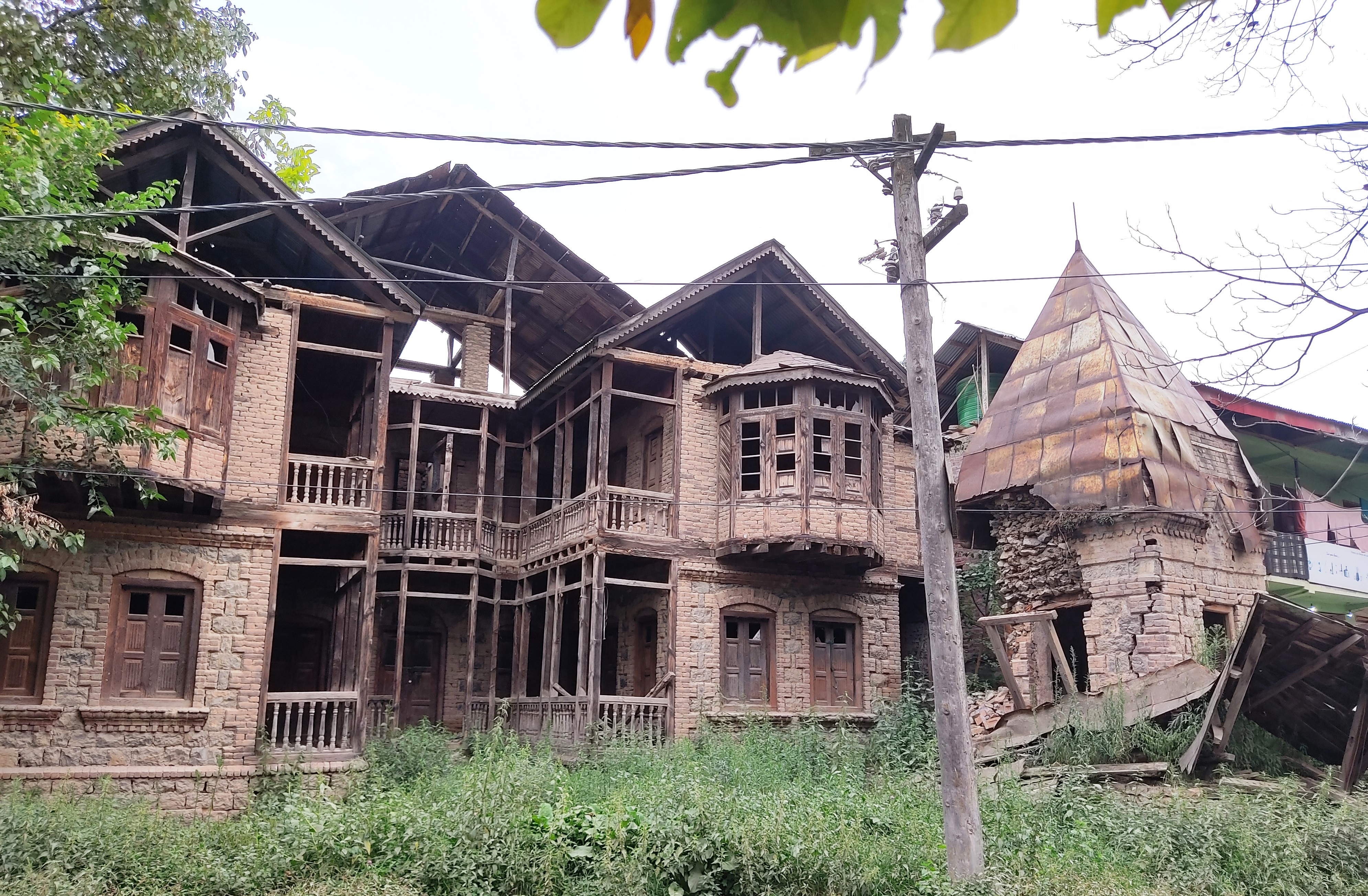 Tall claims and an aggressive push to resettle Kashmiri Pandits