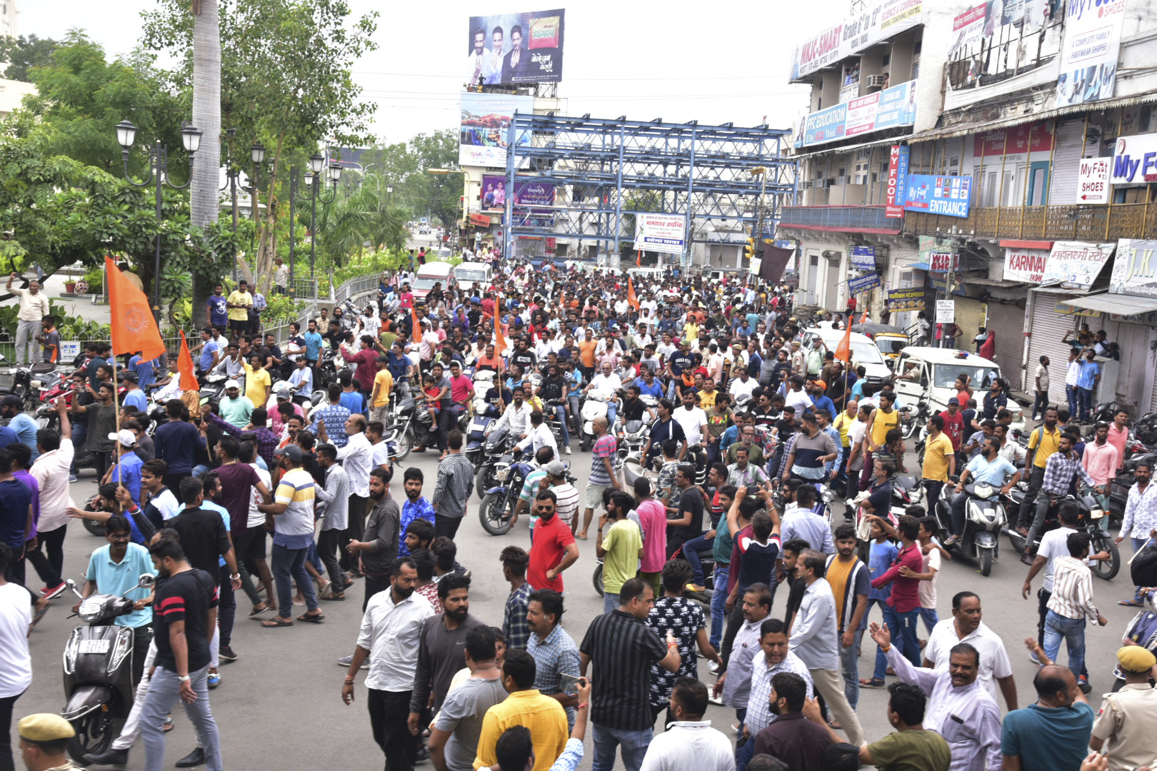 People participate in Teli’s funeral procession on Wednesday in Udaipur [AP Photo]
