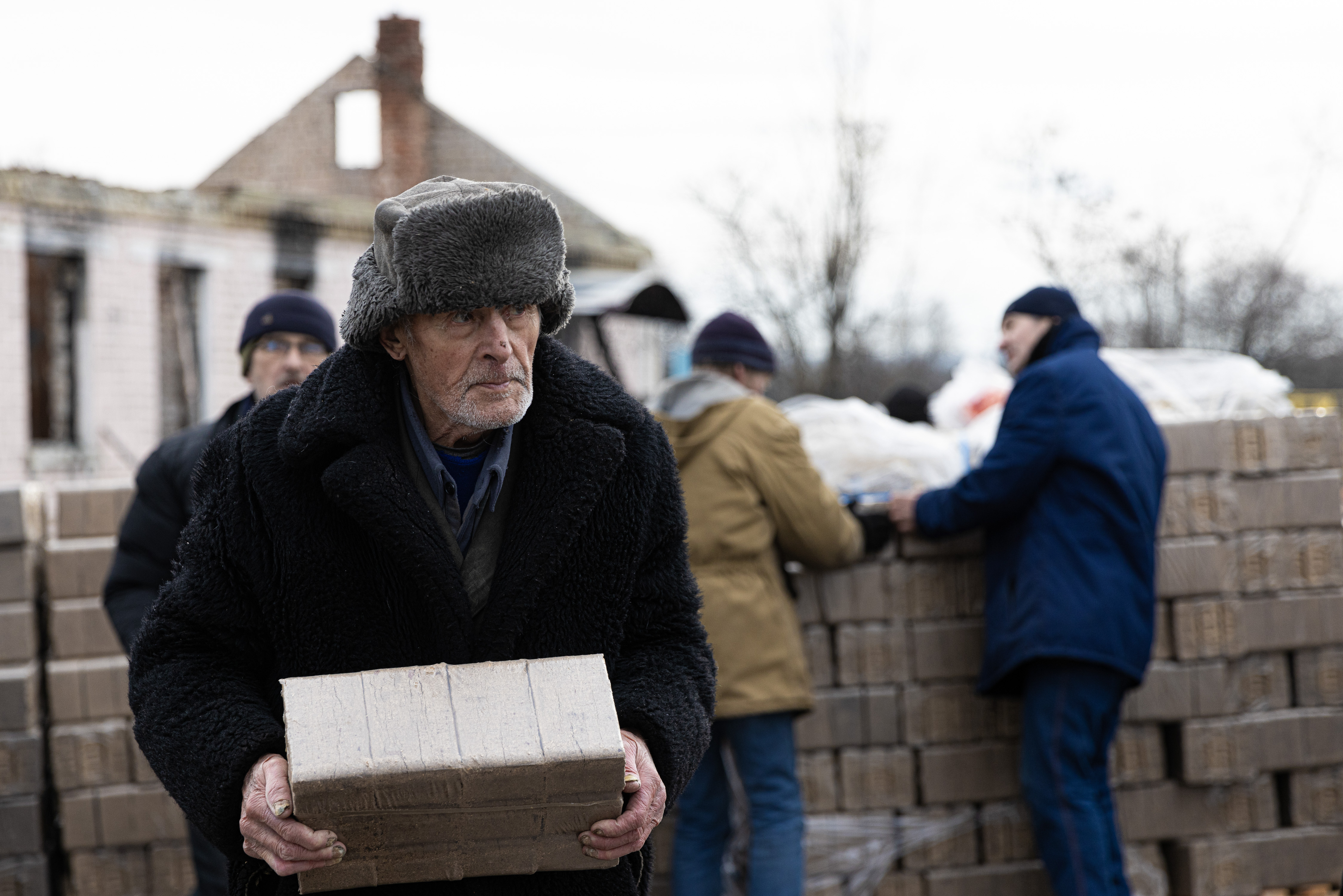 Dibrova resident, collecting dry fuel