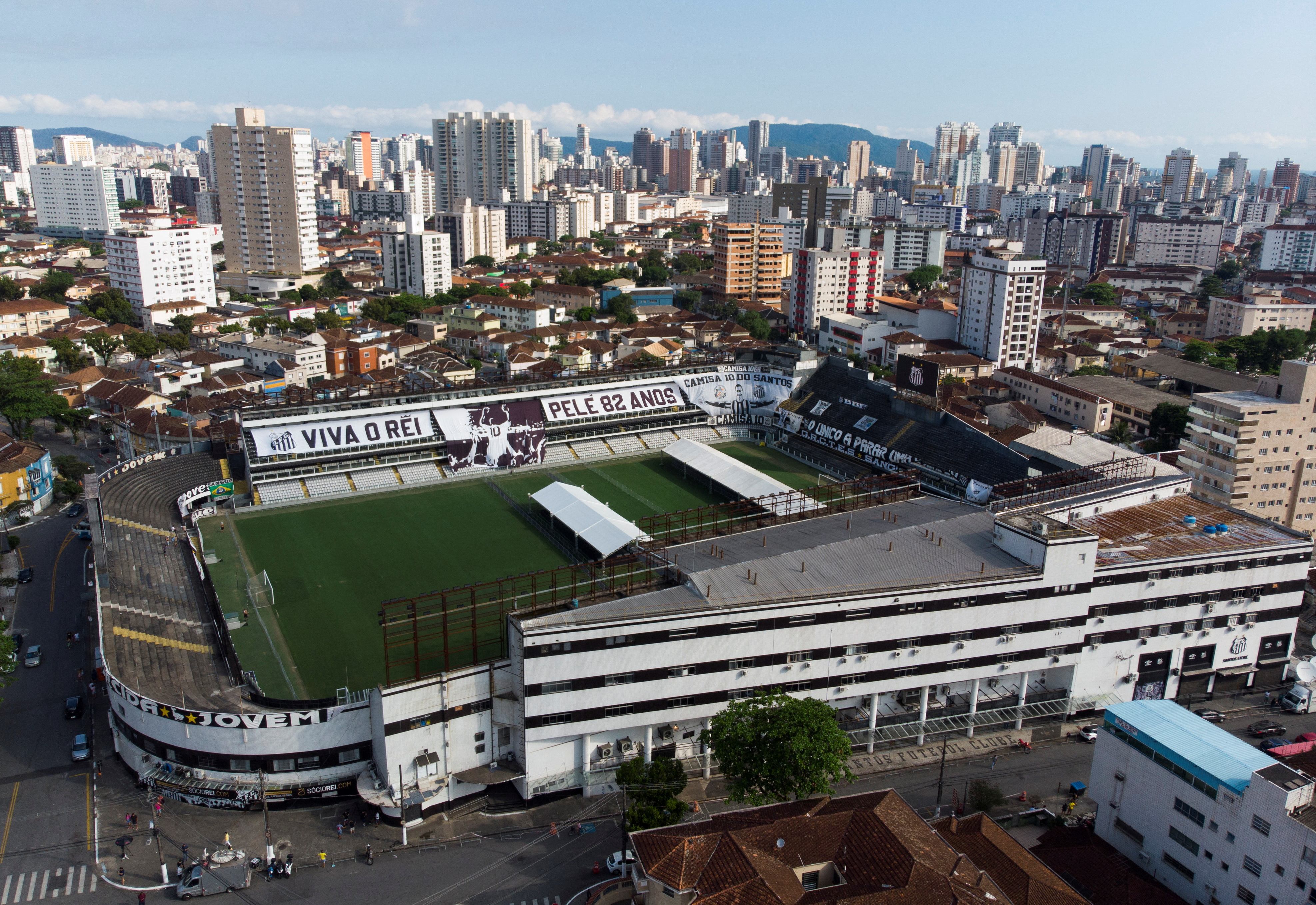 Death of Brazilian soccer legend Pele