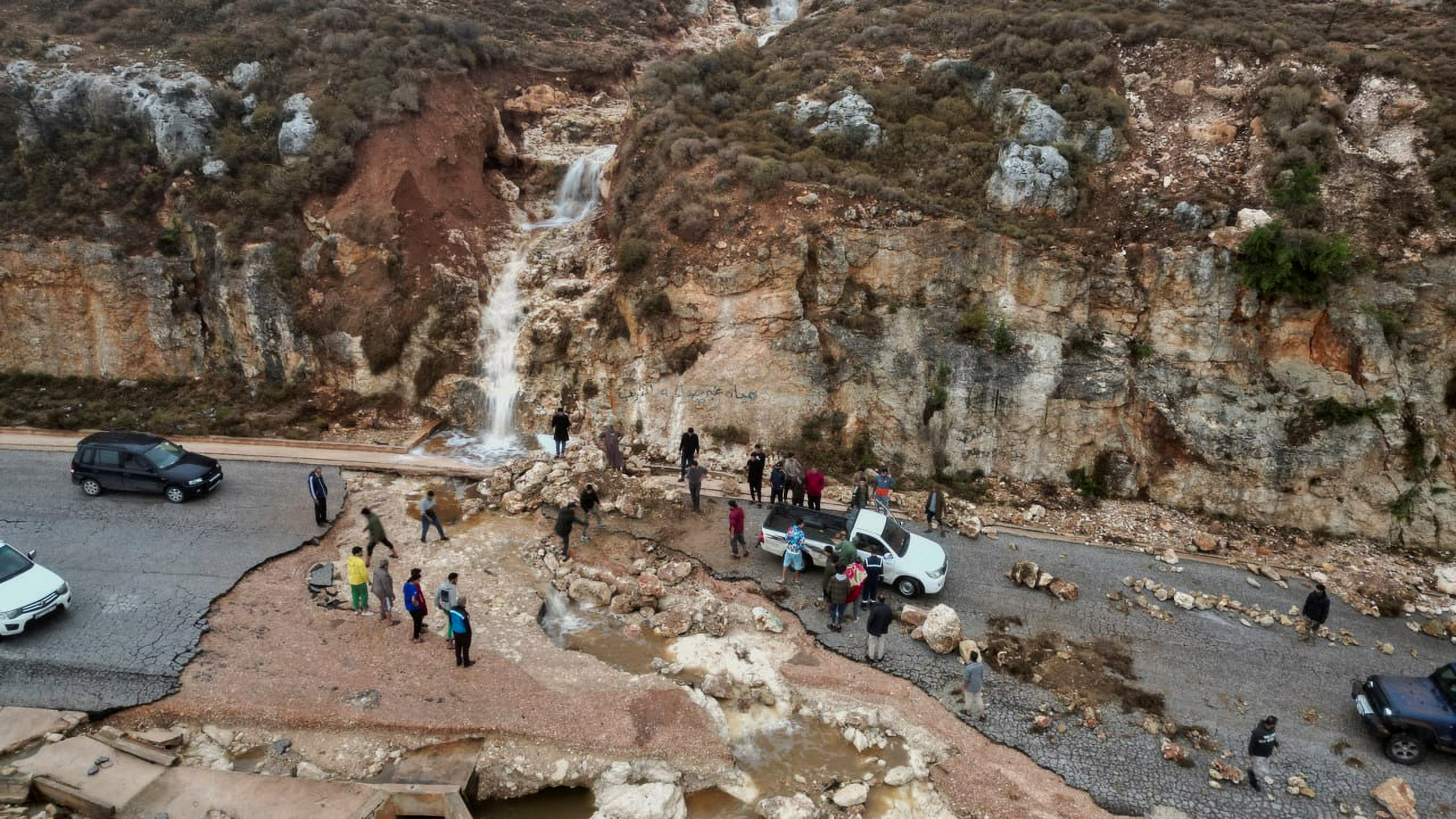 Flooding in Libya leaves 2,000 people feared dead and more missing after storm collapsed dams
