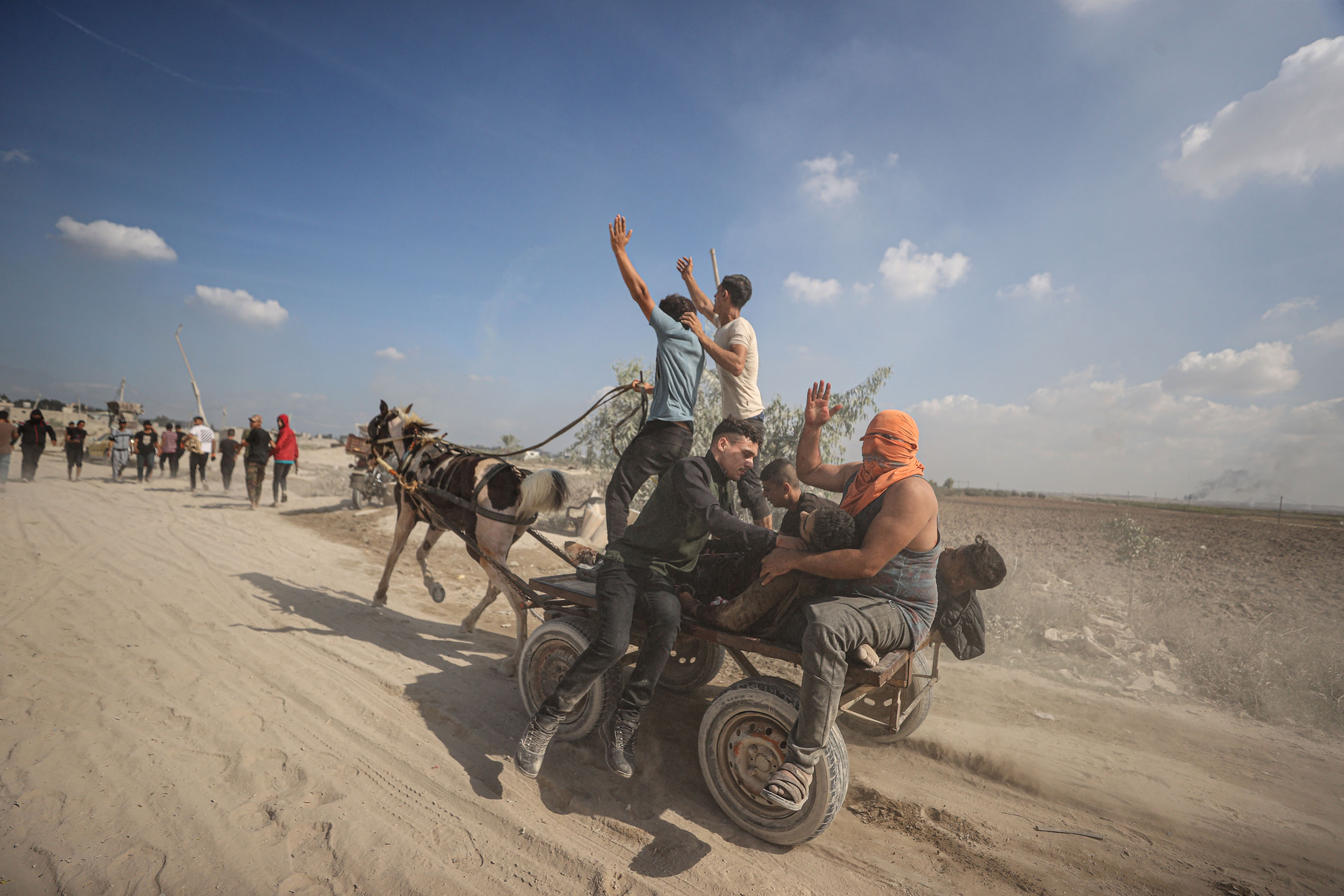 Palestinian groups and Israeli forces clash in Gaza