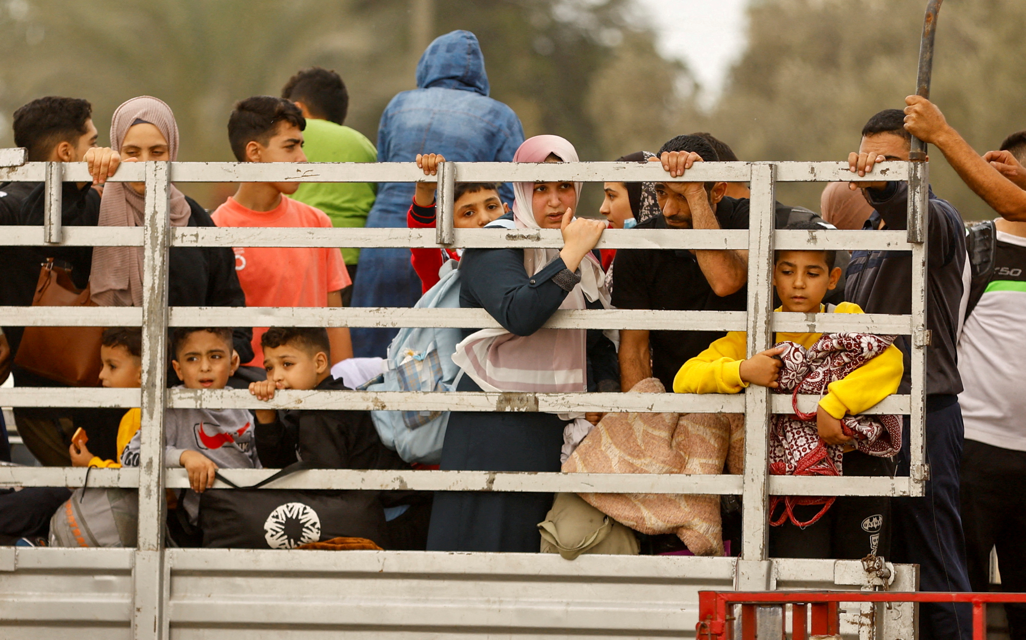 Palestinians flee north Gaza to move southward, as Israeli tanks roll deeper into the enclave.