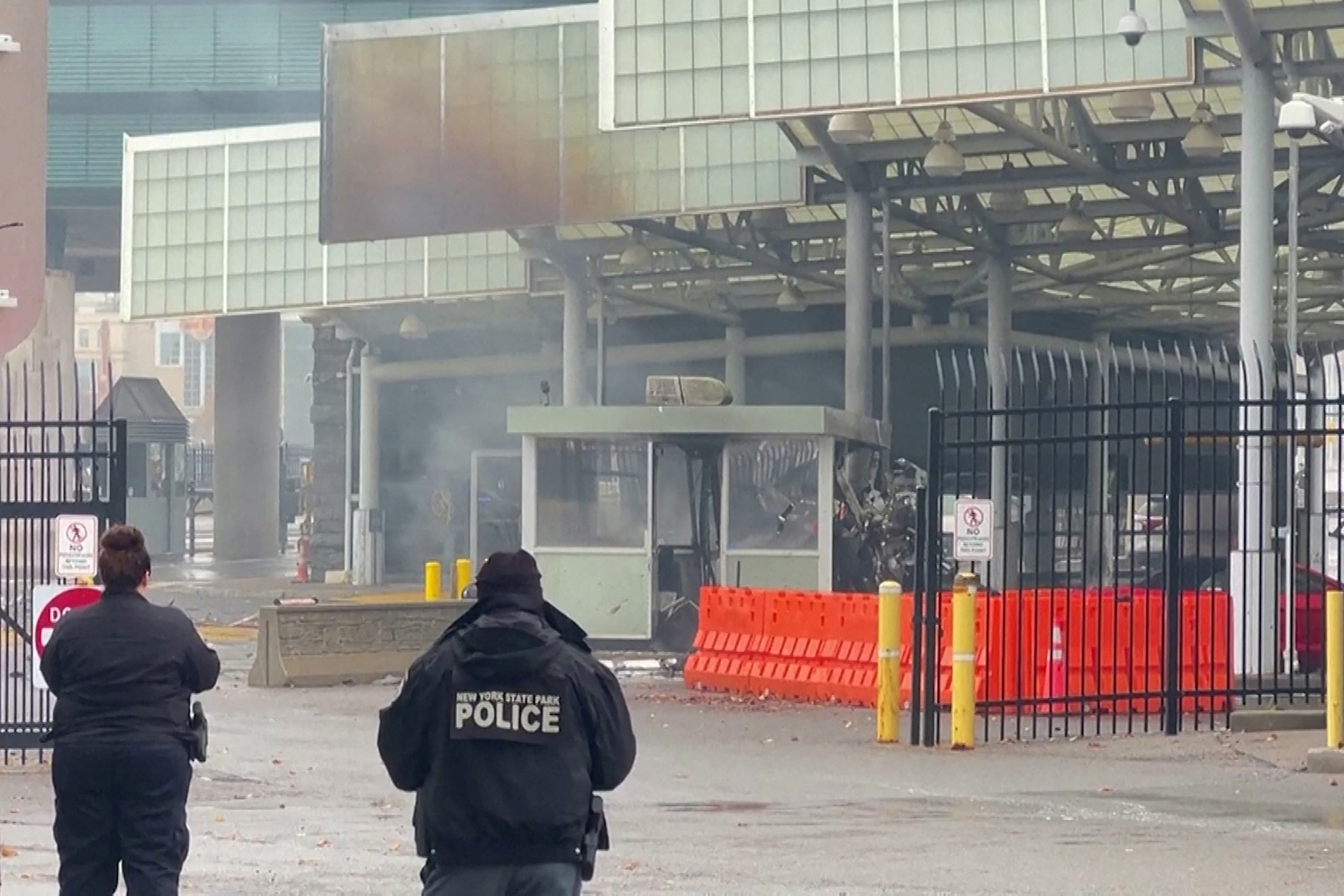 Vehicle blast at US Canada border