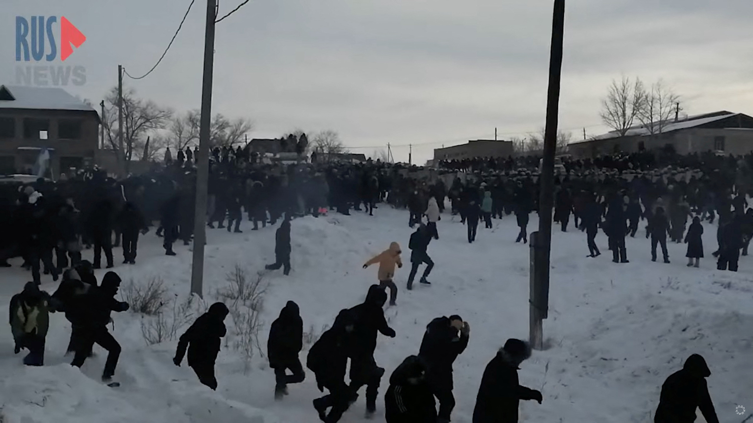 People hold a rally in support of activist Fail Alsynov, who was charged with inciting ethnic hatred
