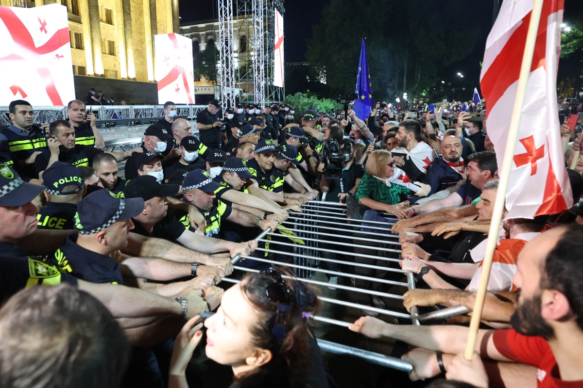 Georgians march 'for Europe', protest controversial bill