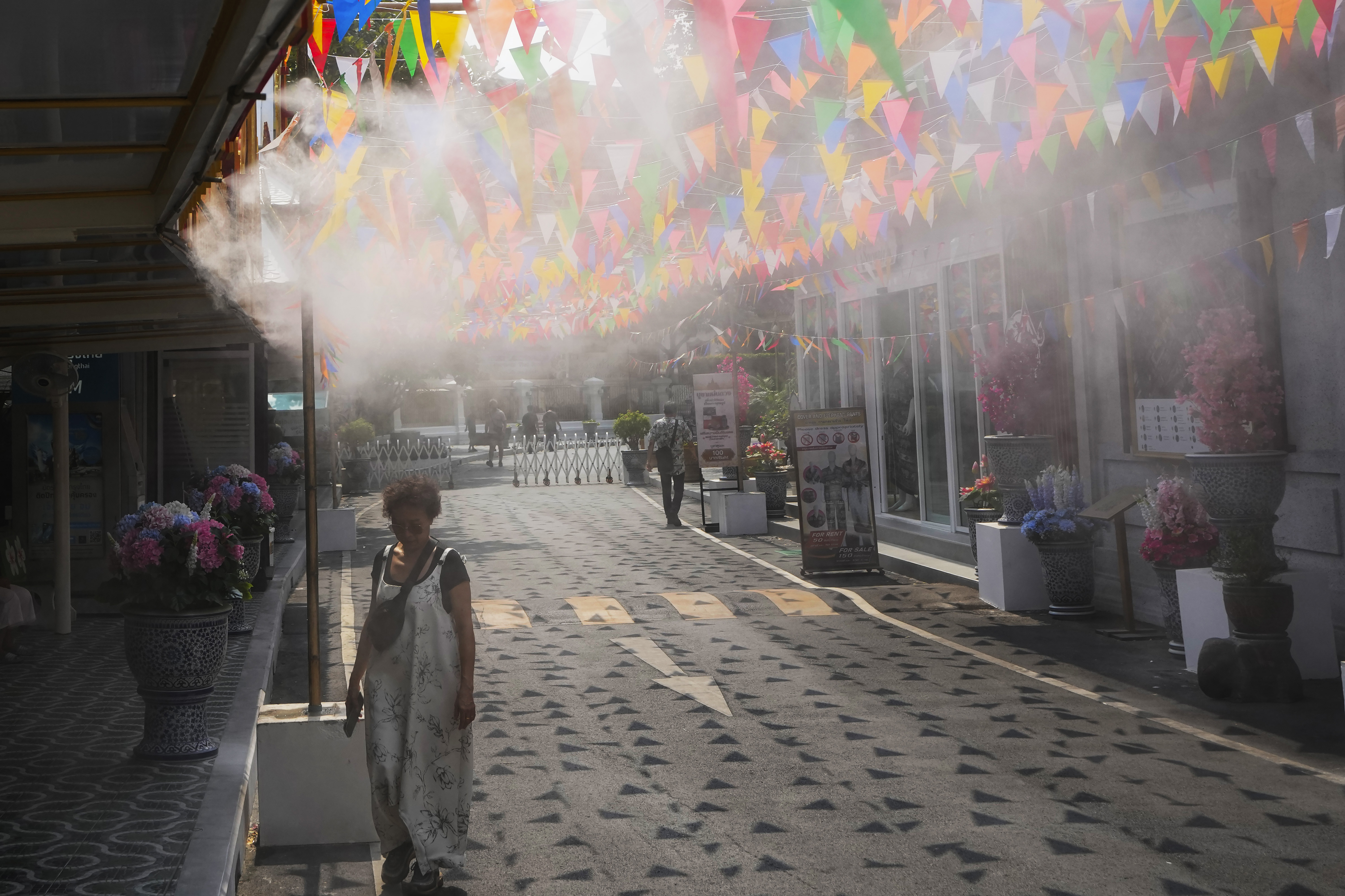 Southeast Asia swelters in prolonged heat wave
