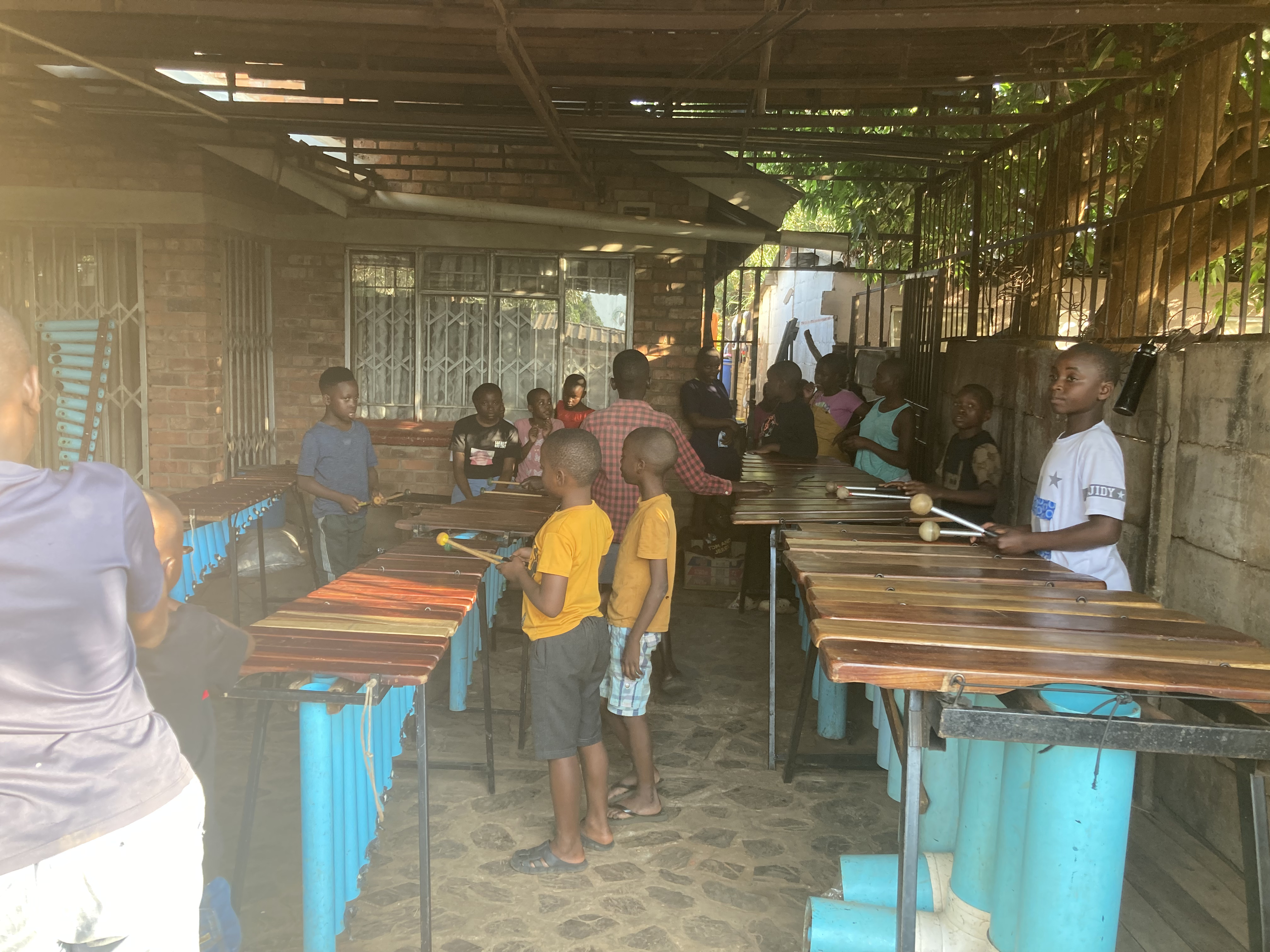 Children play marimbas