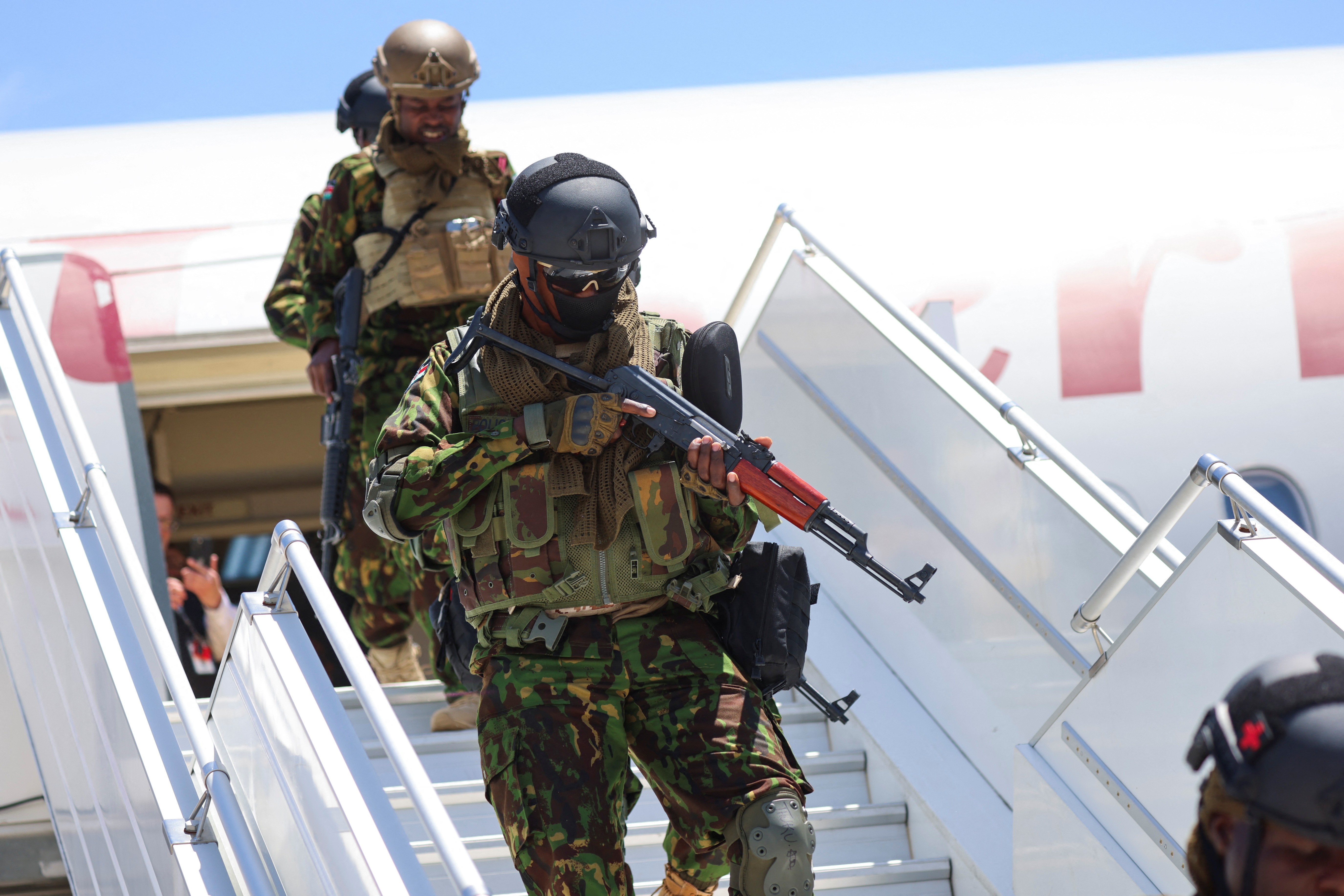 More Kenyan police deploy to tackle Haiti violence