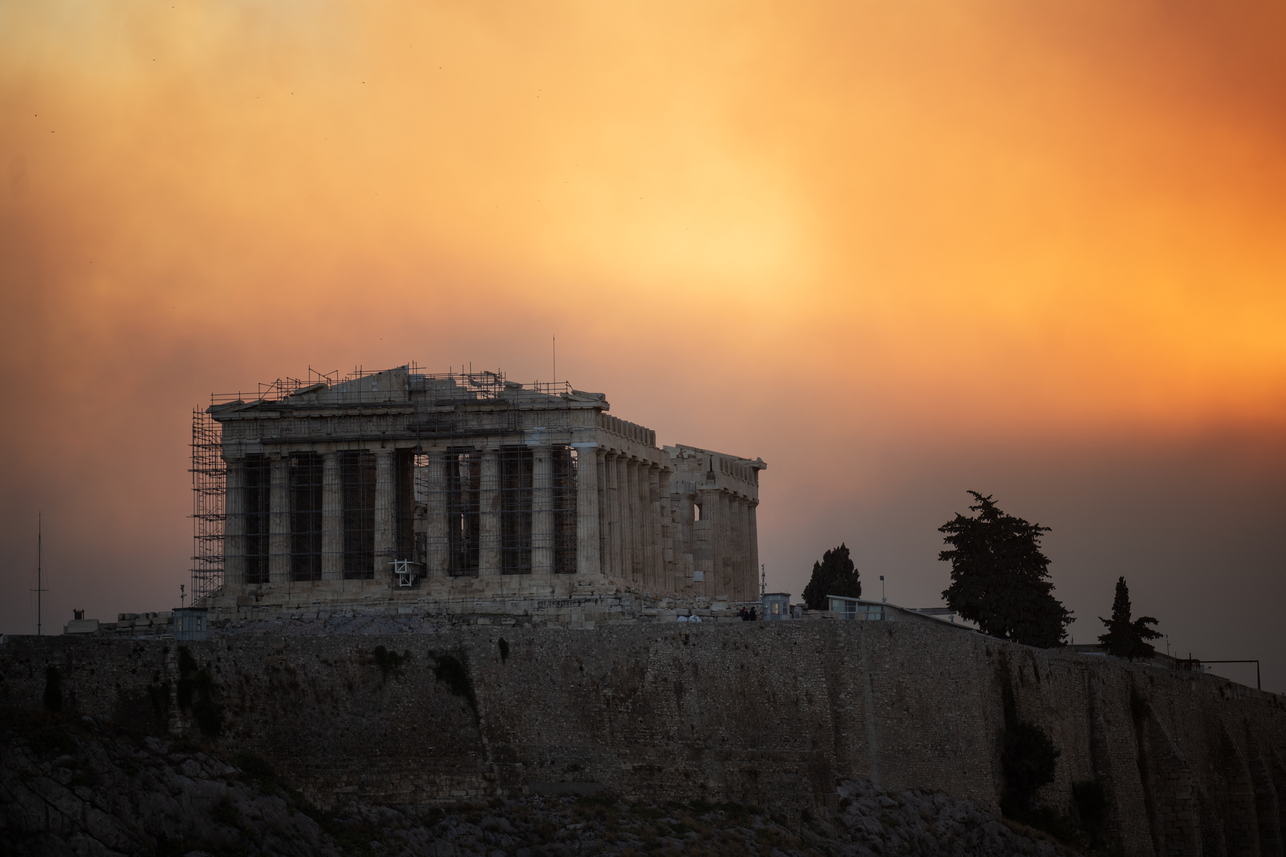 Major wildfire rages out of control on fringes of Greek capital; hundreds of firefighters deployed