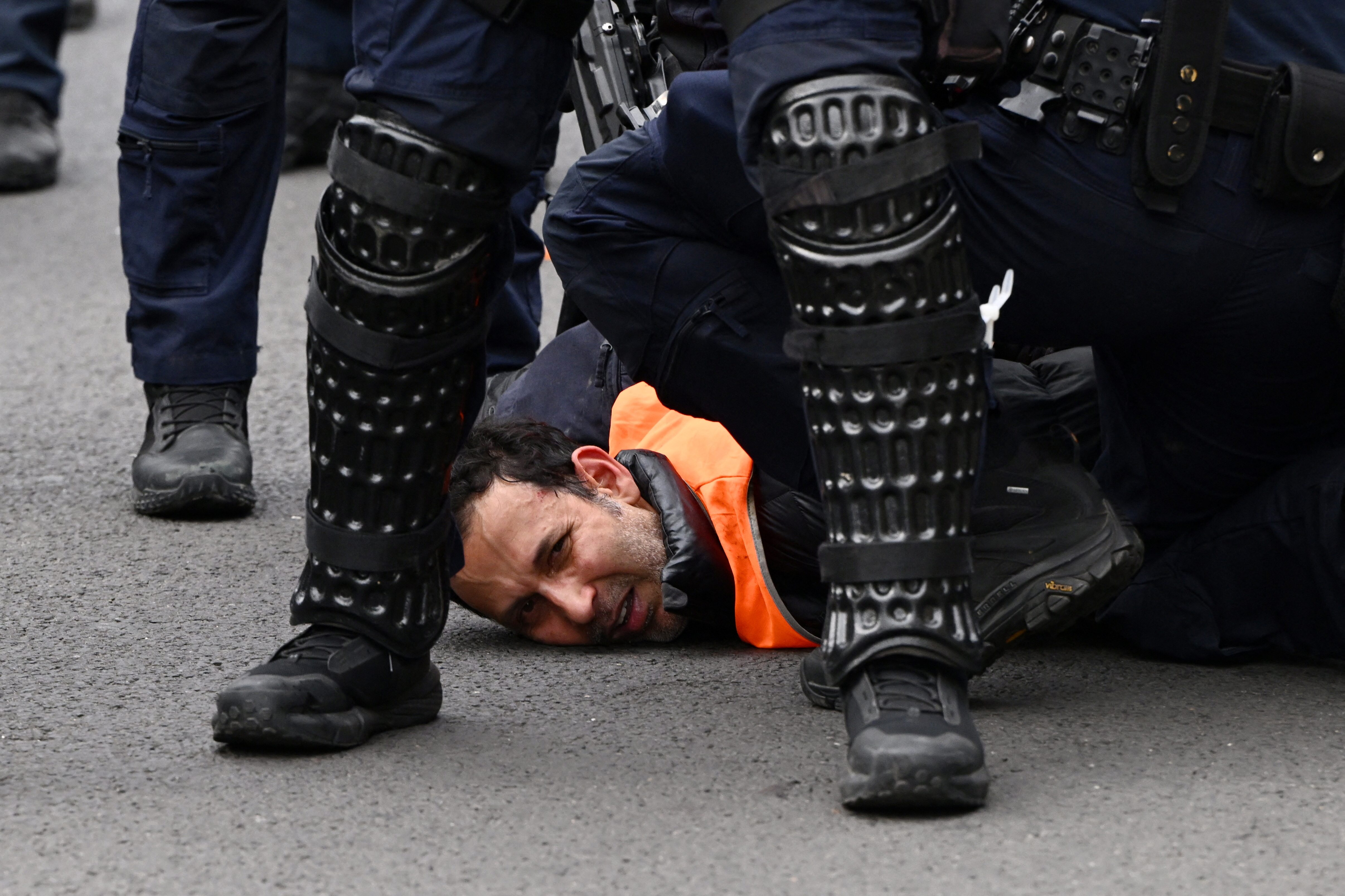 Anti-war protesters clash with police at Melbourne weapons expo