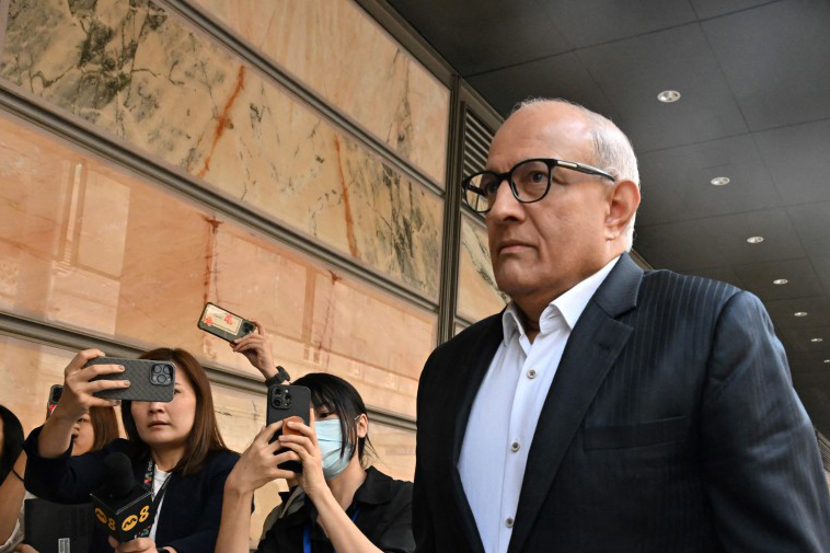 S Iswaran arrives at the Supreme Court in Singapore on Tuesday